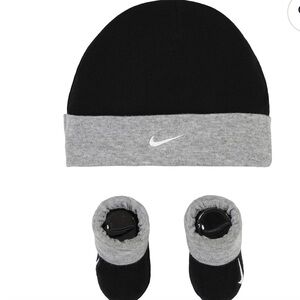 Nike Baby Black and Gray Beanie hat and booties newborn